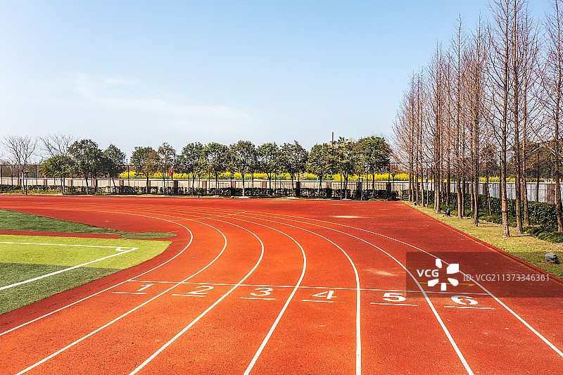 航拍上海宝山实验学校鸟瞰图图片素材