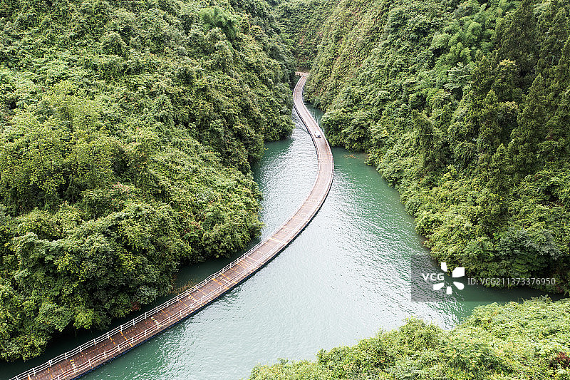 航拍湖北恩施狮子关水上浮桥景区图片素材
