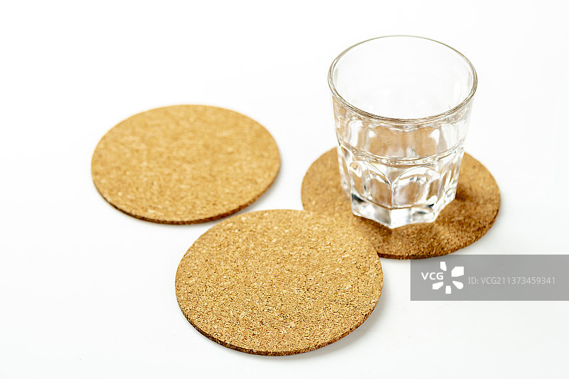 环保再生刨花板杯垫图片素材