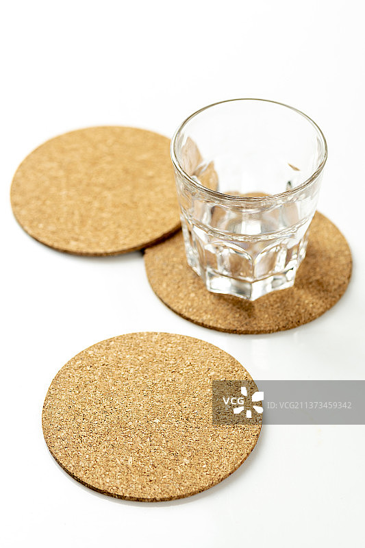 环保再生刨花板杯垫图片素材