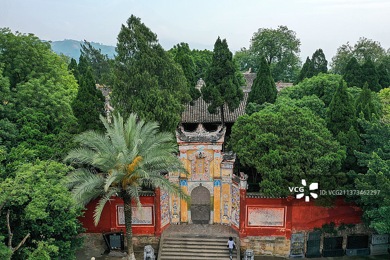 林荫之中+重庆市奉节县白帝城瞿塘峡风景名胜区图片素材