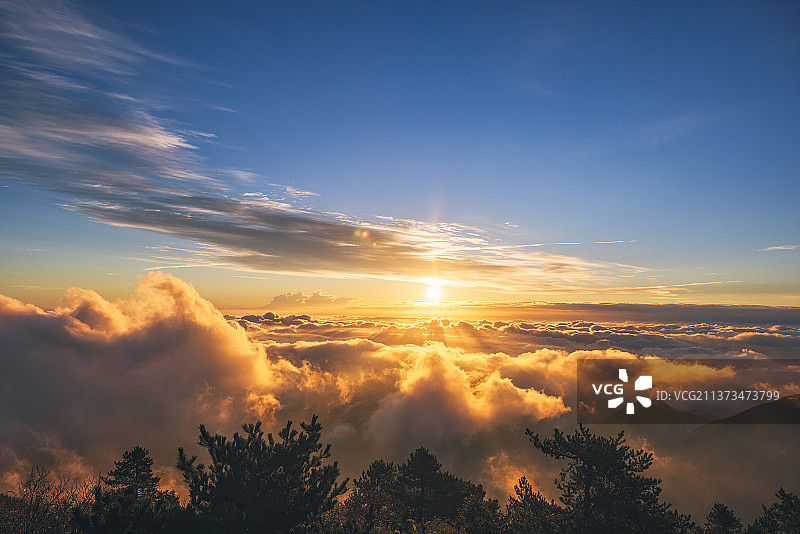杭州临安大明山牵牛岗森林云海日出朝霞图片素材