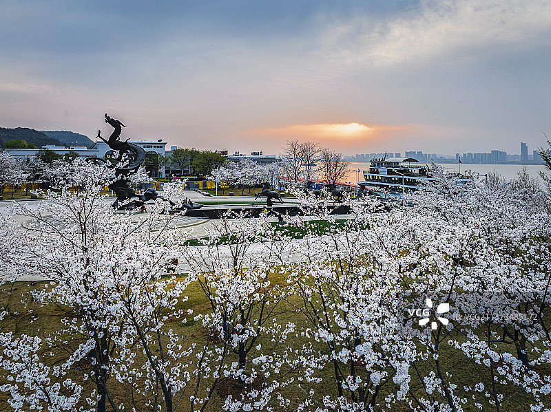 五马渡夕照图片素材