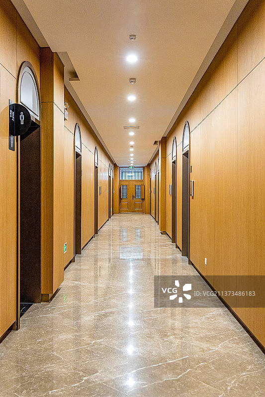 北京大学老化学楼新装修的博雅塔学堂走廊图片素材