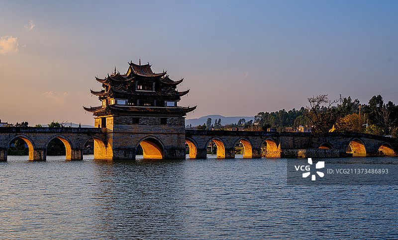 云南建水双龙桥图片素材