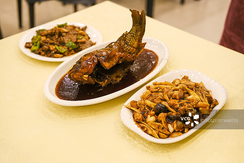 八珍豆腐丨爆三样丨罾蹦鲤鱼丨糖醋鲤鱼丨天津菜图片素材