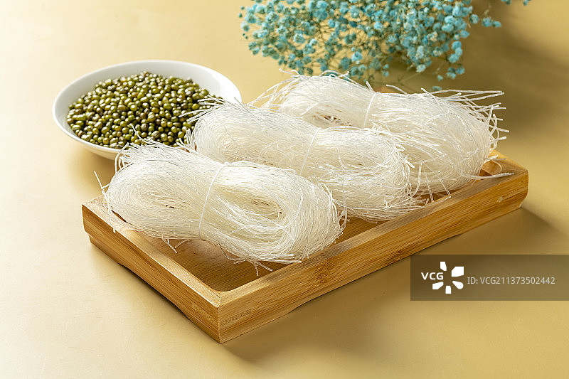绿豆粉丝粉条与绿豆特写图片素材