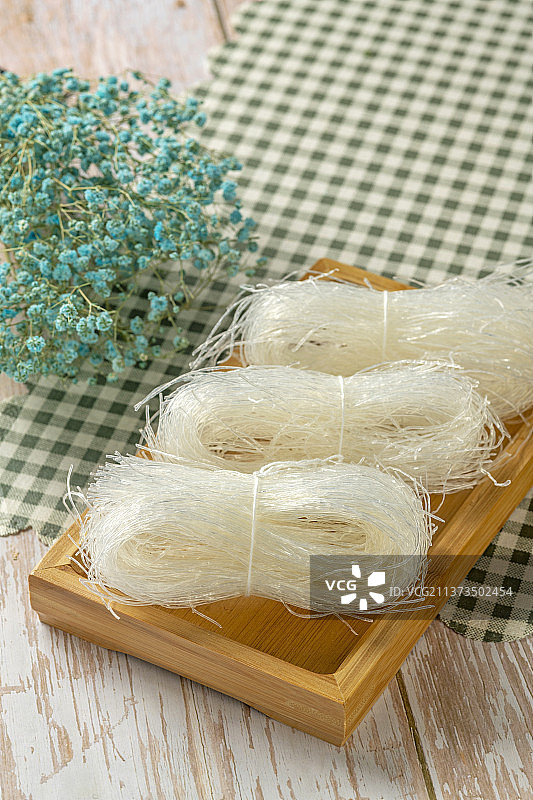 绿豆粉丝粉条与绿豆特写图片素材