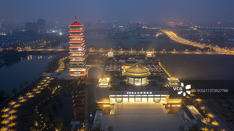 霓虹脉动 唐风古韵，拍摄于江苏扬州中国大运河博物馆图片素材