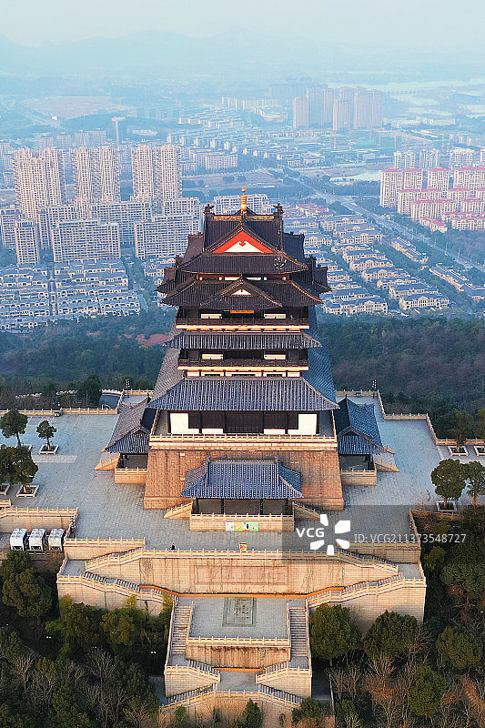 仁皇阁+浙江省湖州市吴兴区仁皇山景区-竖幅图片素材