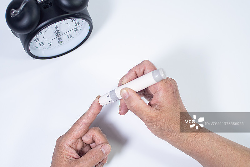 血糖监测血糖仪糖尿病图片素材