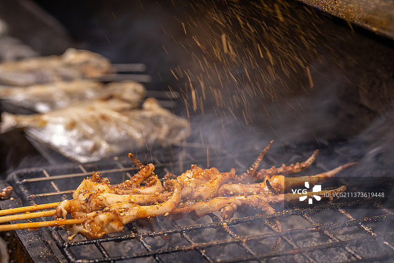 碳火烤鱿鱼须图片素材