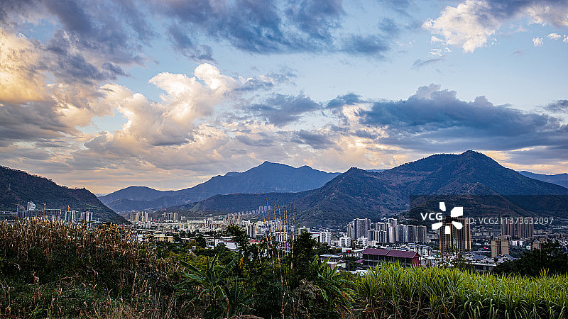 米易县城的高视觉景观图片素材