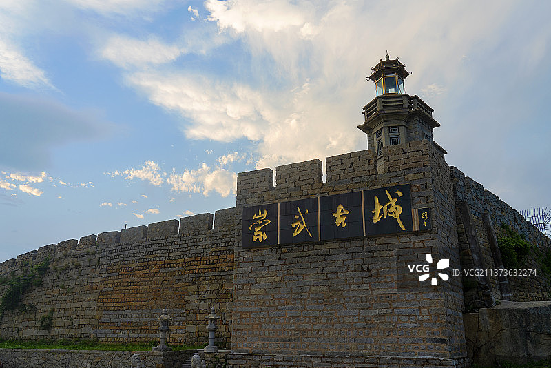 “全国重点文物保护单位”福建泉州惠安崇武古城，是中国仅存保护完好的明代石头城图片素材