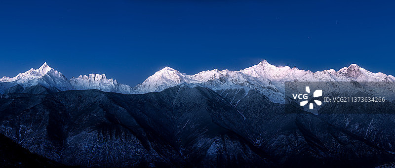 梅里十三峰图片素材