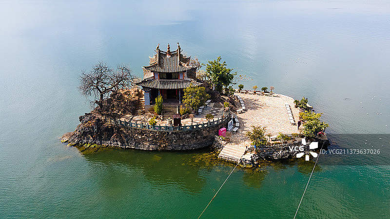 航拍云南大理洱海小普陀图片素材