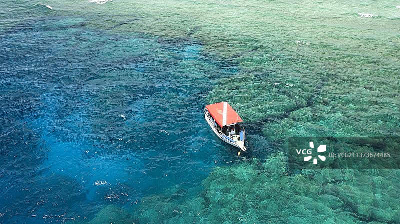 雅浦岛潜水船，加罗林群岛，密克罗尼西亚联邦，大洋洲图片素材