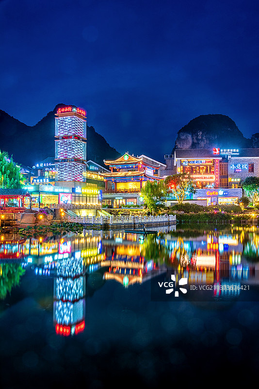 中国广西桂林阳朔西街步行街夜景图片素材