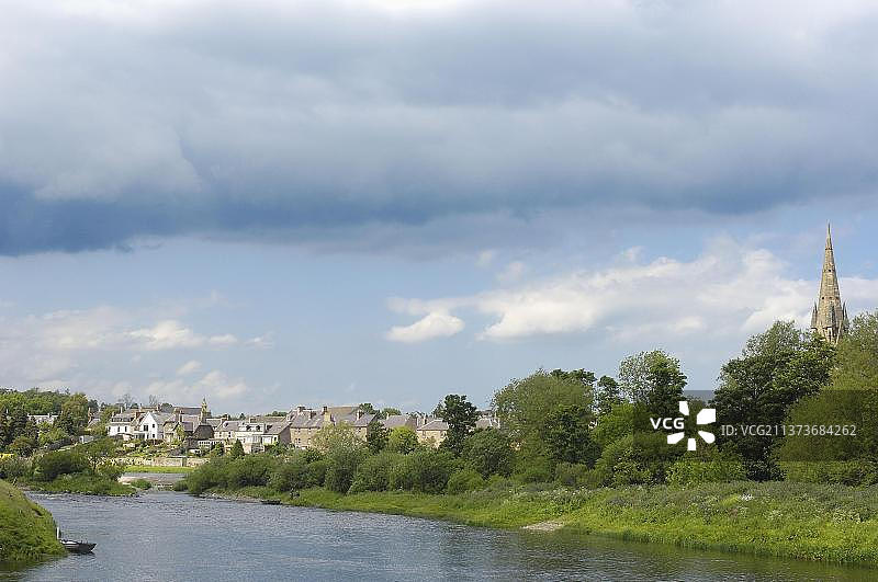 苏格兰边境凯尔索集镇的特威德河图片素材