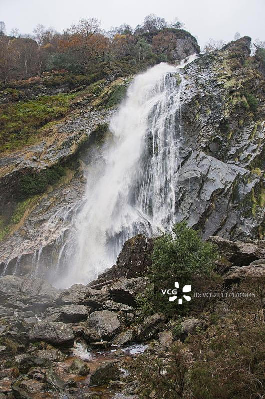 爱尔兰宝尔势格庄园马尾瀑布景色图片素材