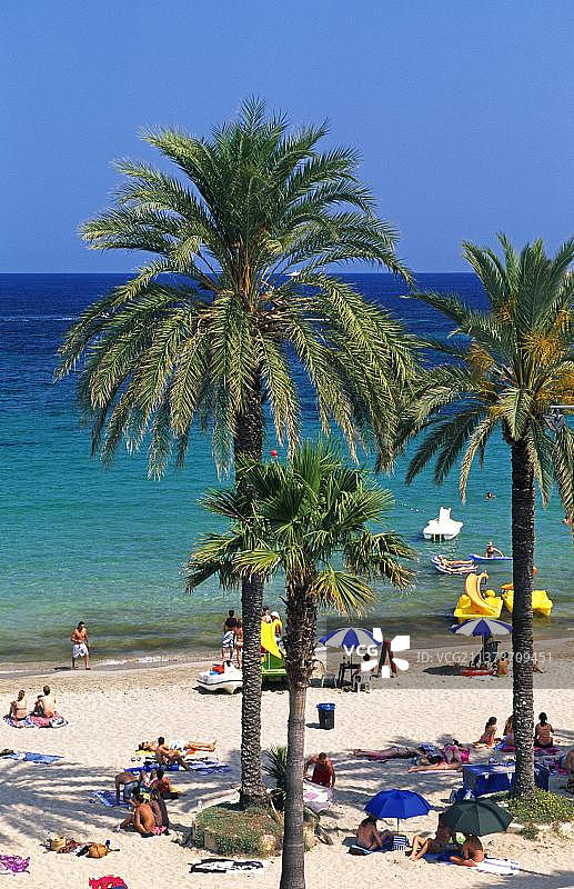 西班牙巴利阿里群岛伊维萨岛博萨海滩图片素材