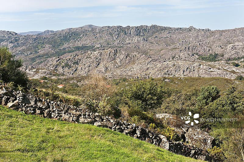 葡萄牙米尼奥，佩内达-热雷斯国家公园的山脉风光图片素材