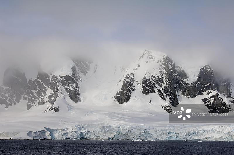 南极半岛库弗维尔岛图片素材