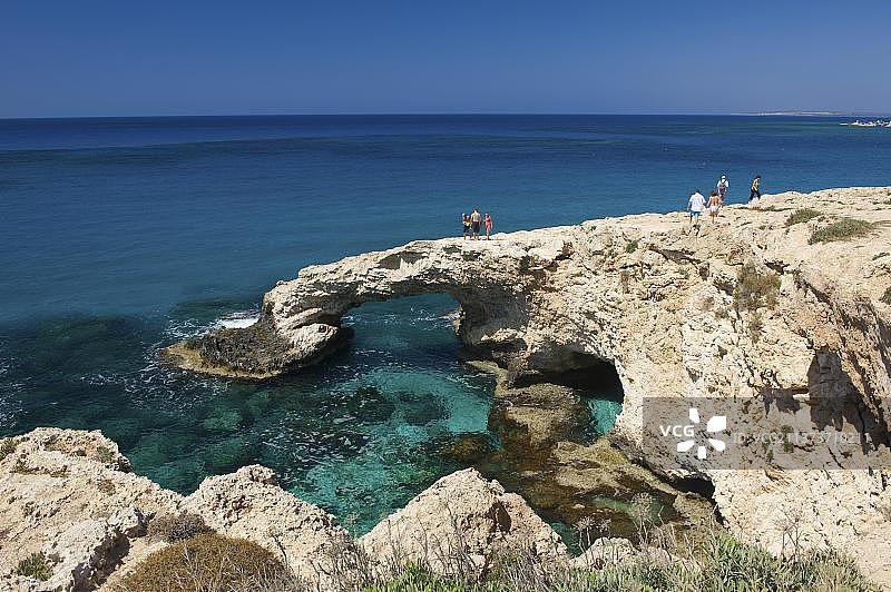 阿依纳帕附近的岩石拱门，塞浦路斯南部图片素材