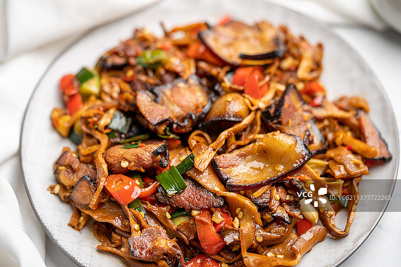 地道中国四川传统特色菜烟笋腊肉图片素材