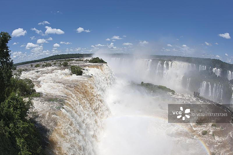 阿根廷米西奥内斯省的巴西侧伊瓜苏瀑布图片素材