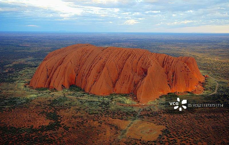 澳大利亚北领地乌鲁鲁-卡塔丘塔国家公园的艾尔斯岩图片素材