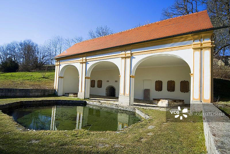 德国巴伐利亚州韦索布伦的奎伦豪斯图片素材