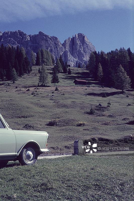 意大利多洛米蒂山尼日尔山口休息区图片素材