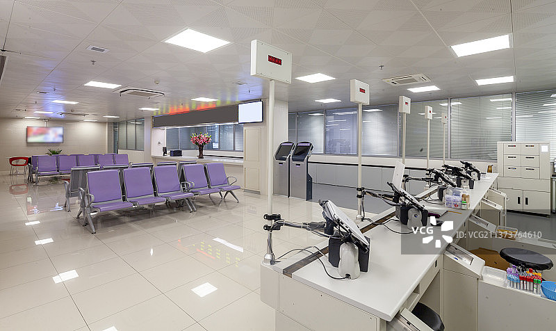 现代医院门诊部等候室图片素材