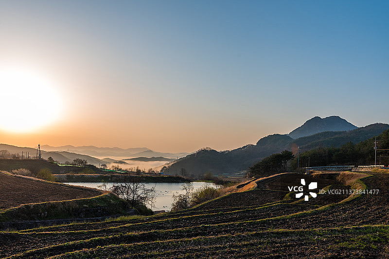 早春晨光图片素材