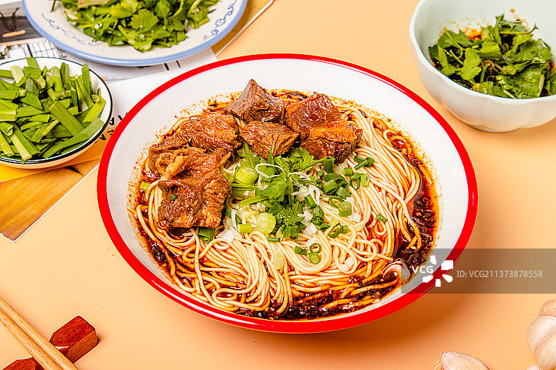重庆红烧牛肉小面图片素材