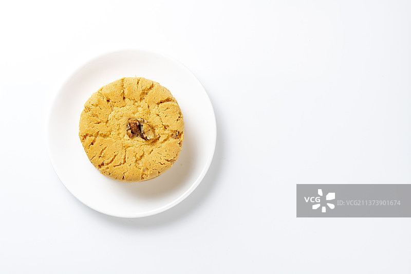 核桃酥特写白色背景图片素材