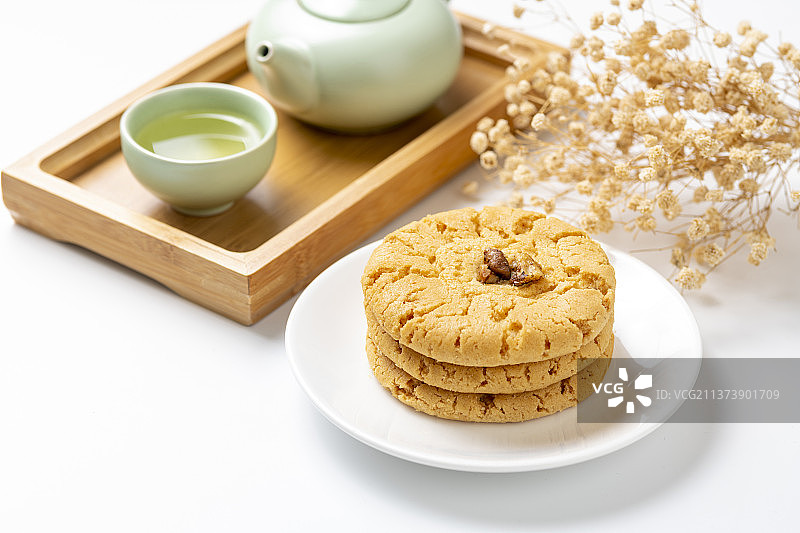 核桃酥特写白色背景图片素材