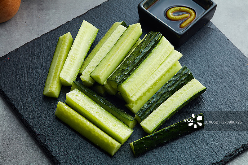 爽口黄瓜条图片素材