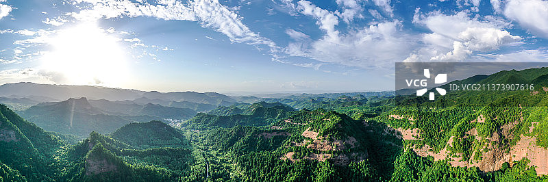 航拍甘肃省天水市麦积山风景区图片素材
