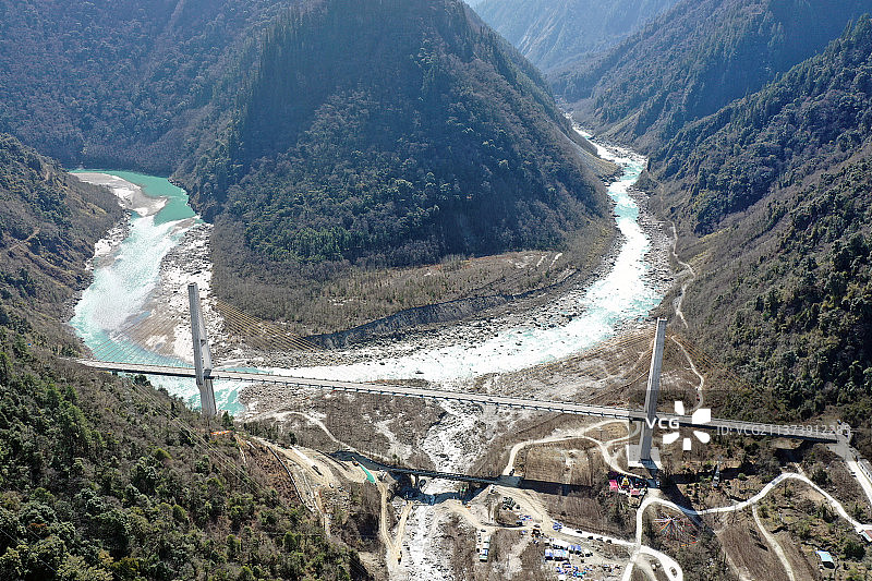 西藏林芝迫龙沟特大桥图片素材