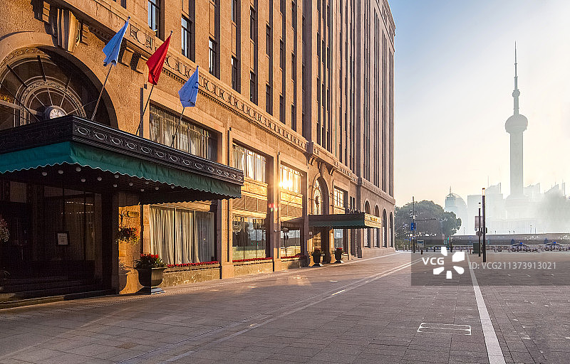 上海外滩和平饭店图片素材