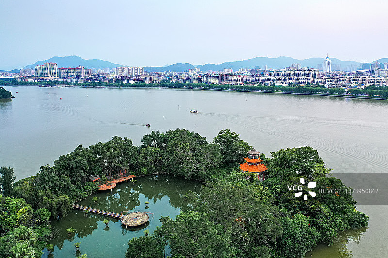 太阳岛与七星湖+广东省肇庆市端州区星湖风景名胜区图片素材