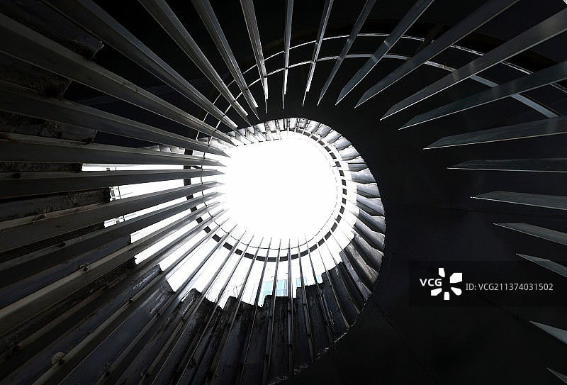 黑白旋梯图片素材