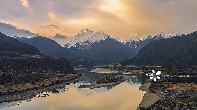 雅鲁藏布大峡谷图片素材