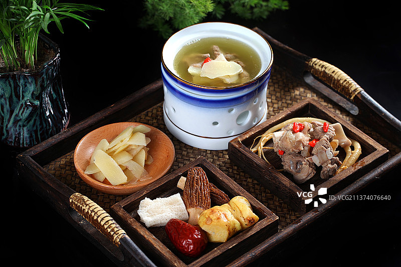 黄精羊肉装盘美味好吃图片素材