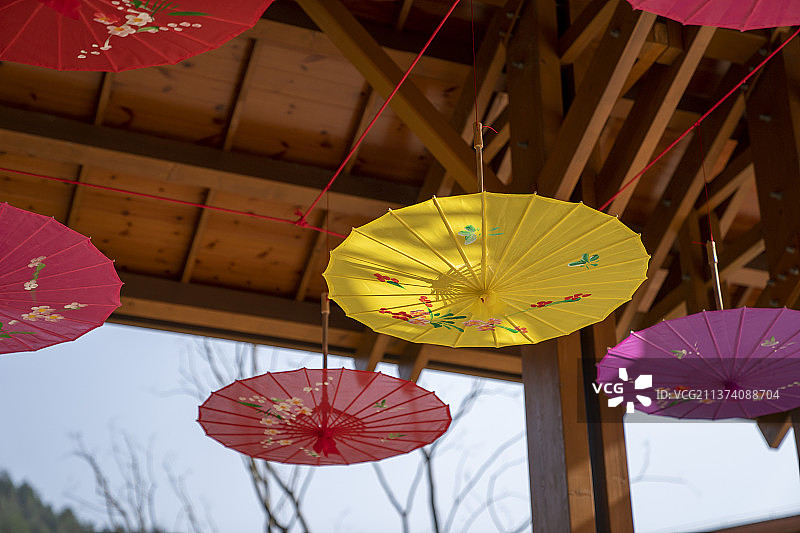 春日乡村廊桥美景图片素材