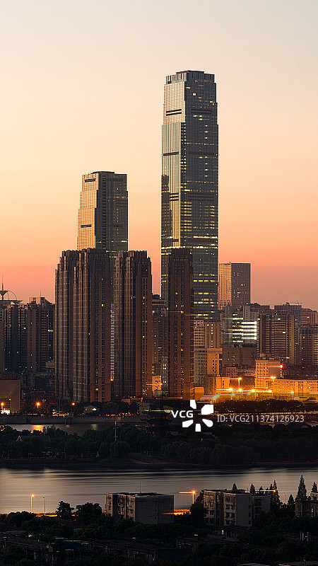 长沙城市中心IFS与湘江图片素材