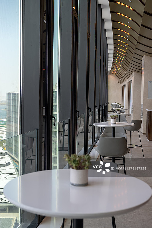 郑州市郑东新区北龙湖金融岛休息区图片素材