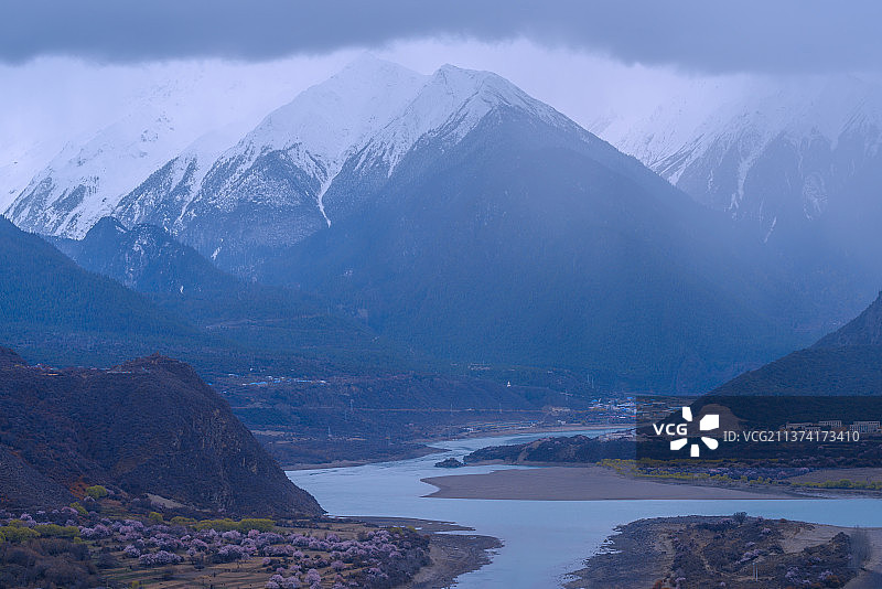 雅鲁藏布大峡谷图片素材